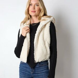 Vestique Boutique Hooded Sherpa Vest Size Small